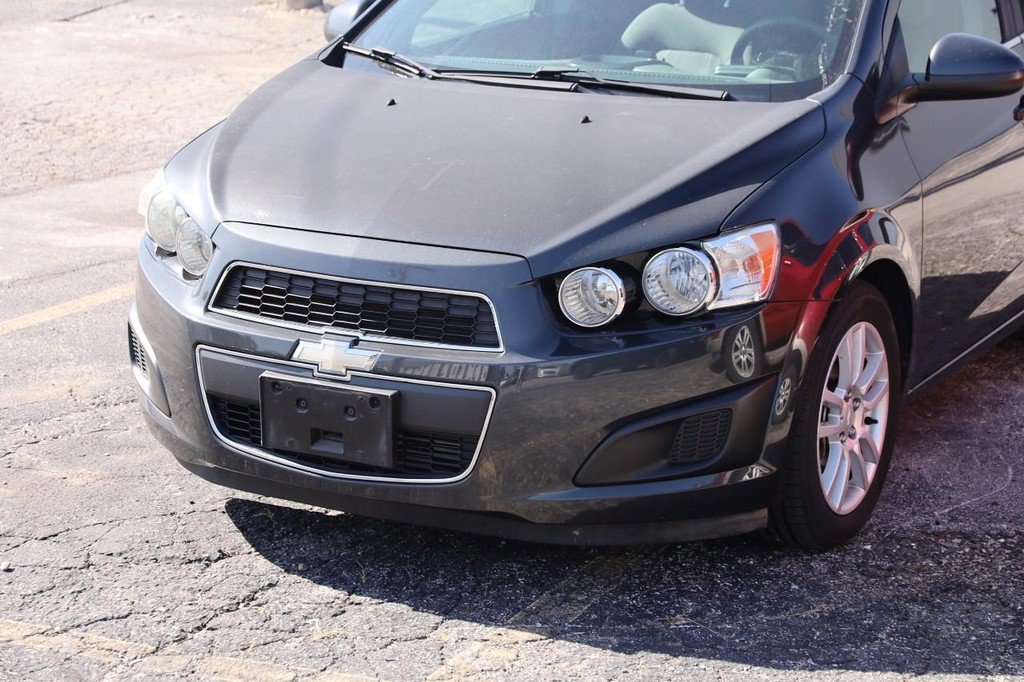 Used 2015 Chevrolet Sonic LT w/ Fun and Sun Package FWD image 5