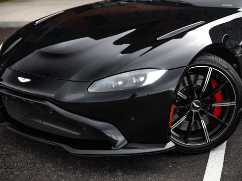 Used 2020 Aston Martin V8 Vantage Coupe image 4