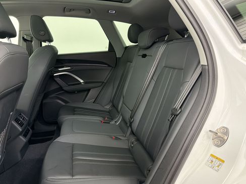 Certified 2025 Audi Q5 Premium w/ Convenience Package AWD/4WD image 16