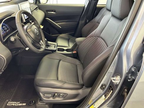 Used 2026 Toyota Corolla Cross AWD Hybrid w/ Convenience Package image 16
