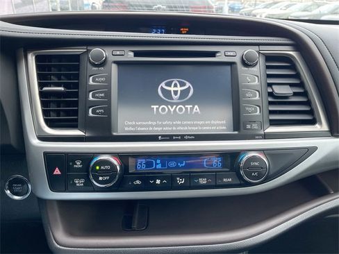 Used 2018 Toyota Highlander XLE image 13