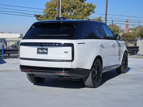Used 2023 Land Rover Range Rover SE image 9