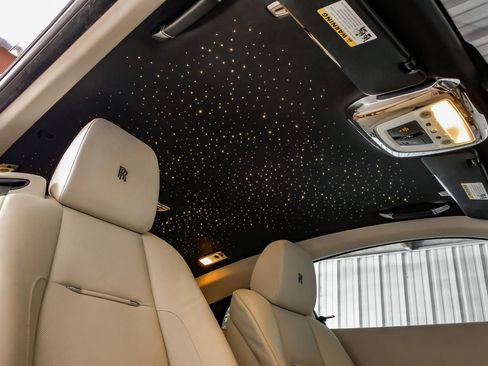 Used 2016 Rolls-Royce Wraith image 28