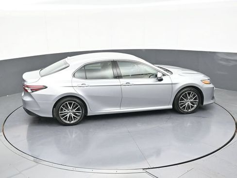 Used 2024 Toyota Camry XLE FWD image 61