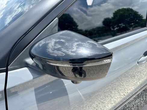 Used 2024 Nissan Kicks SR FWD image 14