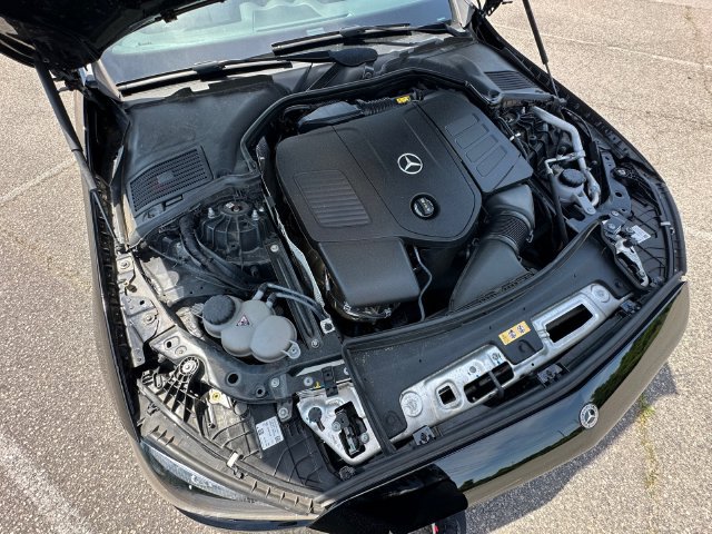 Used 2022 Mercedes-Benz C 300 4MATIC Sedan image 35