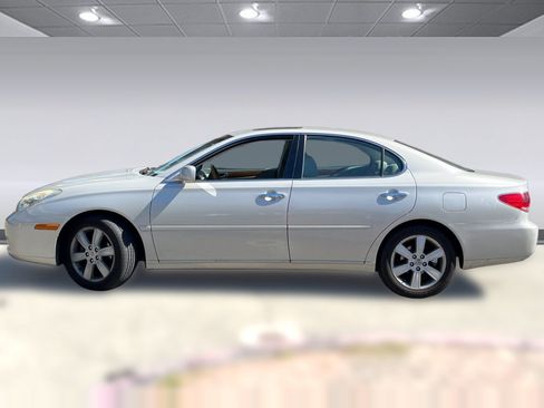 Used 2005 Lexus ES 330 FWD image 2