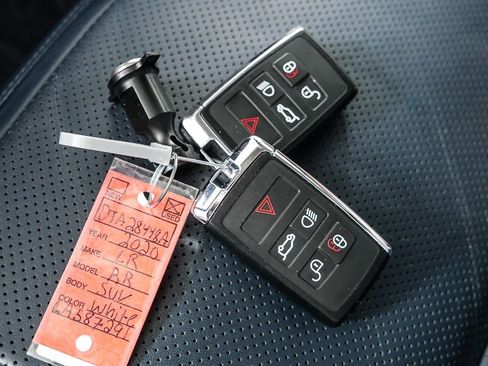 Used 2020 Land Rover Range Rover HSE image 37