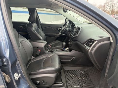 Used 2021 Jeep Cherokee Latitude Lux w/ Comfort/Convenience Group image 25