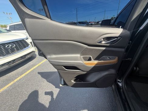 Used 2019 GMC Acadia SLE image 18