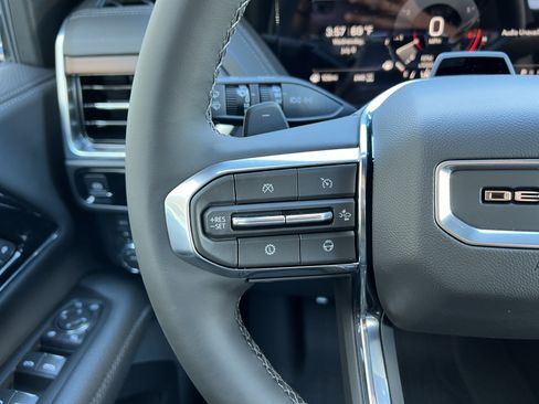 New 2026 GMC Yukon Denali w/ Denali Reserve Package AWD/4WD image 32