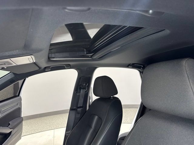 Used 2022 Honda Civic Sport Touring image 2