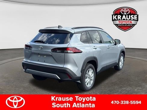 New 2026 Toyota Corolla Cross LE w/ Moonroof Package FWD image 8