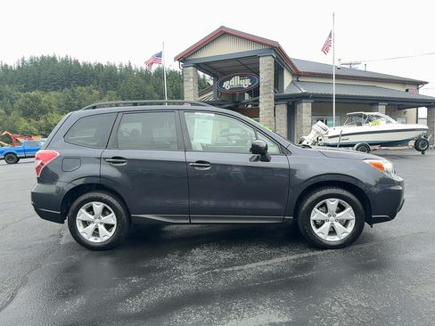 Used 2015 Subaru Forester 2.5i Premium AWD/4WD image 4