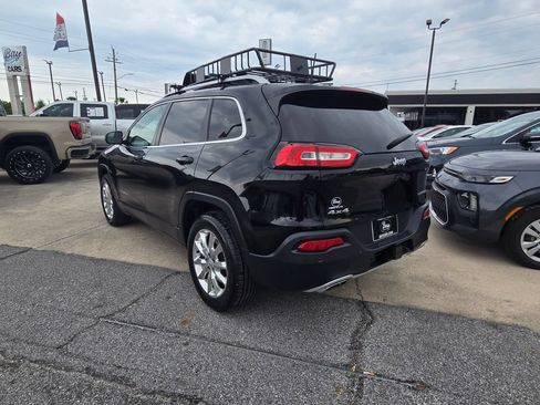 Used 2017 Jeep Cherokee Limited AWD/4WD image 8