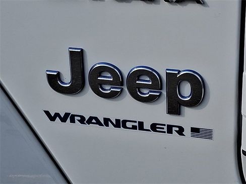 Used 2024 Jeep Wrangler Unlimited Sahara w/ Technology Group image 25