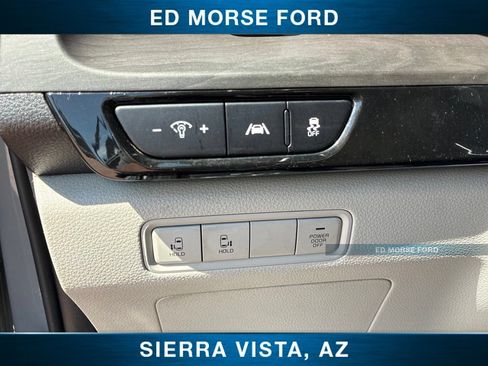 Certified 2023 Kia Carnival EX FWD image 28