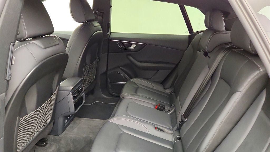 Used 2019 Audi Q8 Premium Plus w/ Premium Plus AWD/4WD image 22