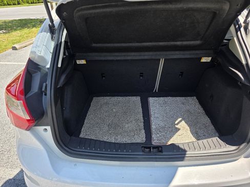Used 2013 Ford Focus SE w/ SE Winter Pkg FWD image 14