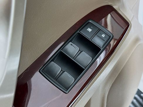 Used 2018 Lexus GX 460 Premium w/ Premium Package image 18