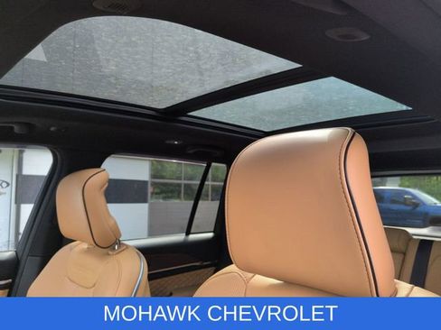 Used 2025 Jeep Grand Cherokee Summit AWD/4WD image 19