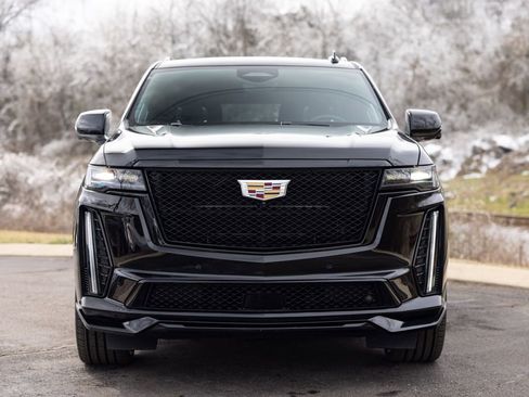 Used 2023 Cadillac Escalade V image 12