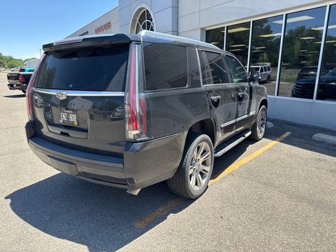 Used 2017 Cadillac Escalade Luxury AWD/4WD image 7