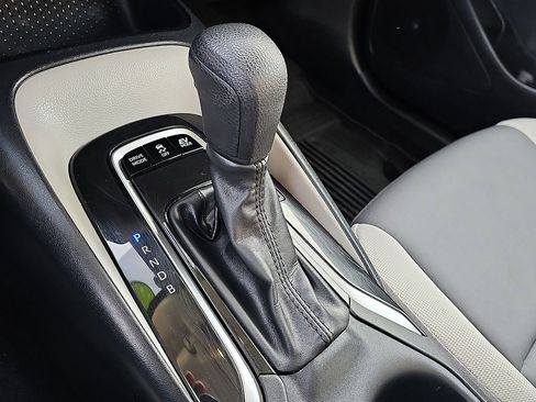 Used 2025 Toyota Corolla LE image 15