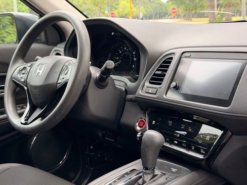 Used 2022 Honda HR-V EX image 18