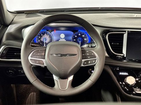 New 2026 Chrysler Pacifica Limited AWD/4WD image 13