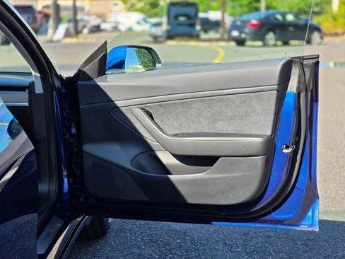 Used 2020 Tesla Model 3 Standard Range Plus image 23
