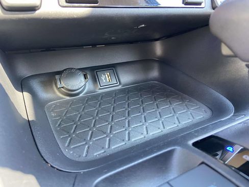 Used 2025 Toyota RAV4 XLE Premium w/ Weather Package AWD/4WD image 33