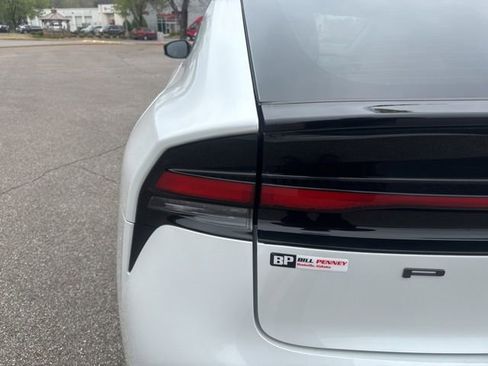 Used 2023 Toyota Prius XLE FWD image 11