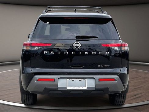 New 2026 Nissan Pathfinder SL image 4