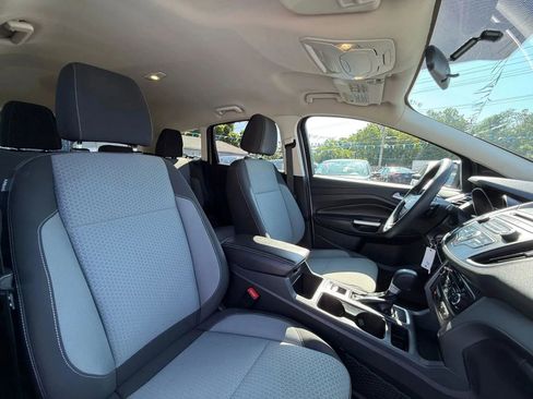 Used 2017 Ford Escape SE image 59