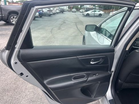 Used 2016 Nissan Altima 2.5 S w/ Power Driver Seat Package FWD image 14