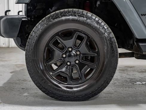 Used 2014 Jeep Wrangler Unlimited Rubicon w/ Connectivity Group AWD/4WD image 62