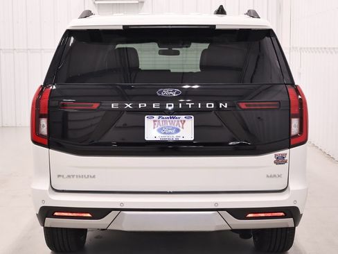 New 2026 Ford Expedition Max Platinum w/ Platinum Ultimate Package AWD/4WD image 8