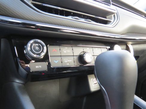 New 2026 Jeep Compass Latitude image 24