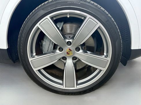 Used 2022 Porsche Cayenne S AWD/4WD image 10
