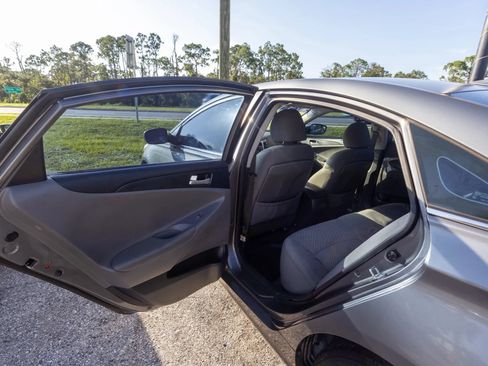 Used 2012 Hyundai Sonata GLS FWD image 12