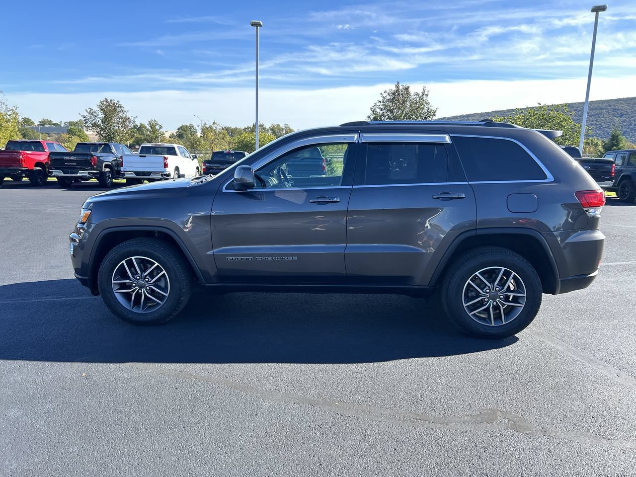Used 2020 Jeep Grand Cherokee Laredo w/ Security & Convenience Group AWD/4WD image 4