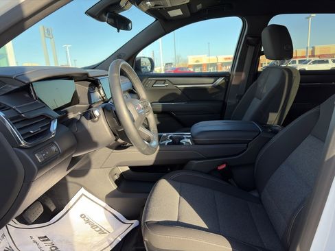 Used 2025 GMC Acadia Elevation image 13