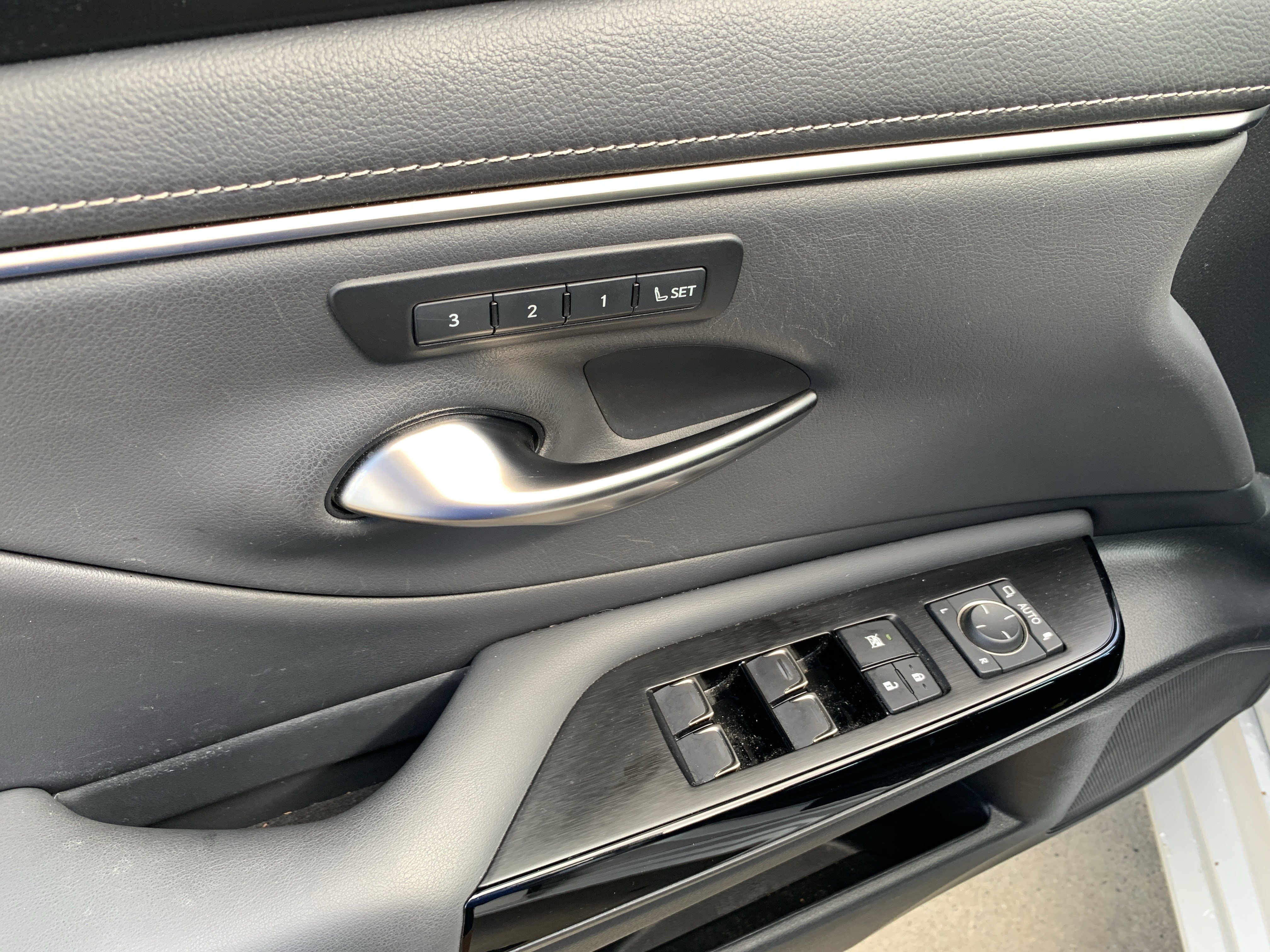 Used 2022 Lexus ES 350 w/ Premium Package FWD image 15