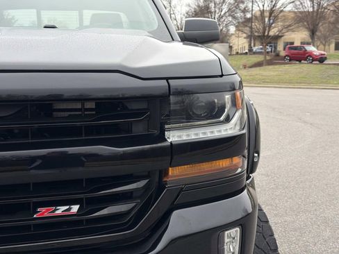 Used 2018 Chevrolet Silverado 1500 LT w/ All Star Edition AWD/4WD image 10