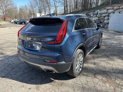 Used 2021 Cadillac XT4 Premium Luxury image 5