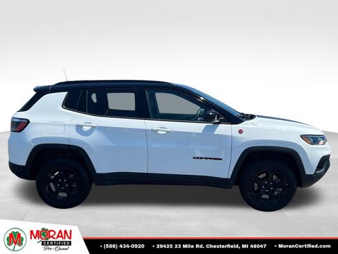Used 2023 Jeep Compass Trailhawk w/ Trailhawk Convenience Group AWD/4WD image 6