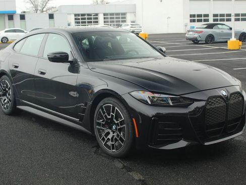 New 2026 BMW i4 xDrive40i w/ M Sport Package AWD/4WD image 1