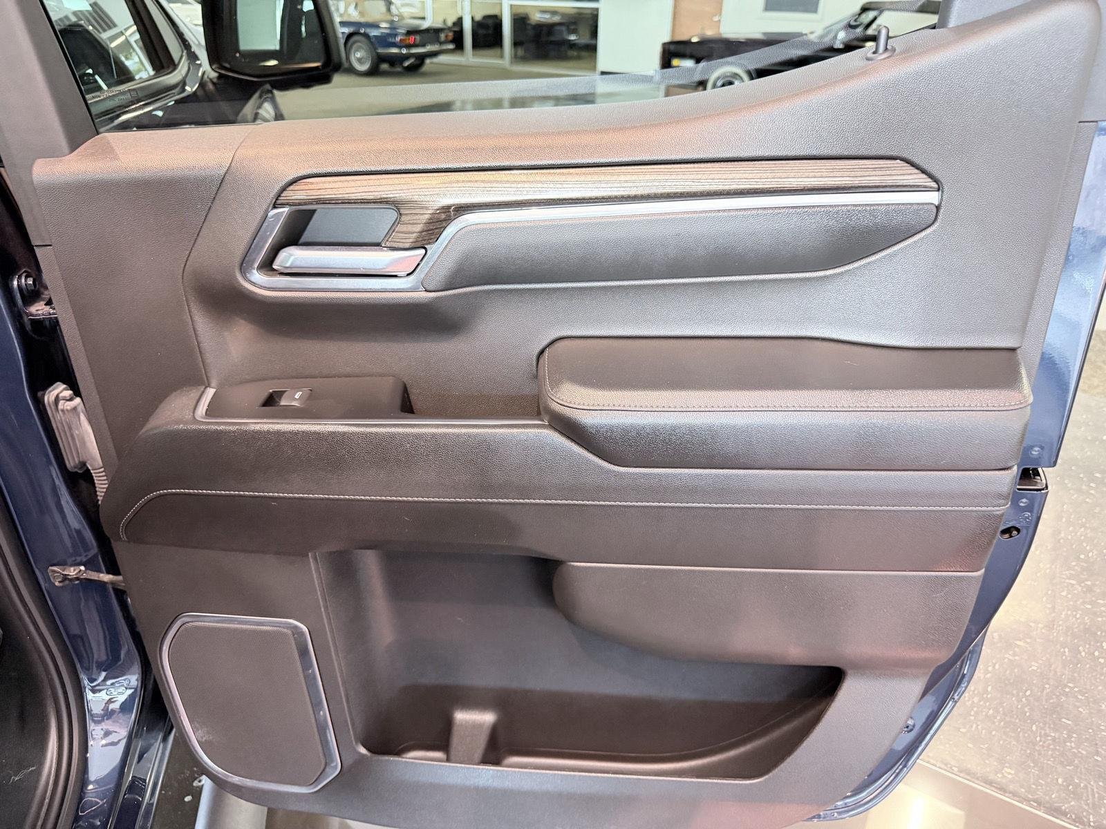Used 2022 Chevrolet Silverado 1500 LT Trail Boss w/ LT Trail Boss Premium Package AWD/4WD image 26