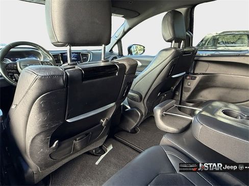 Used 2019 Chrysler Pacifica Touring-L Plus w/ Advanced Safetytec Group image 15